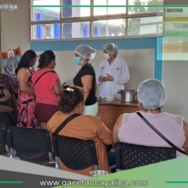 Manipuladores de alimentos escolares en Iberia reciben formación para mejorar la calidad del servicio
