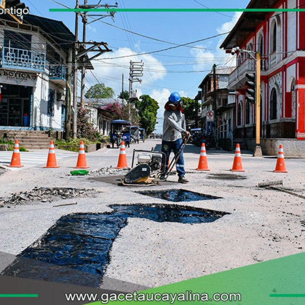 Resanan pavimento flexible en importante vía de Contamana urbana
