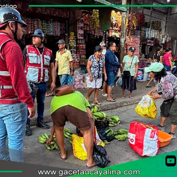 Operativo recupera vías públicas frente a comercio informal en Pucallpa