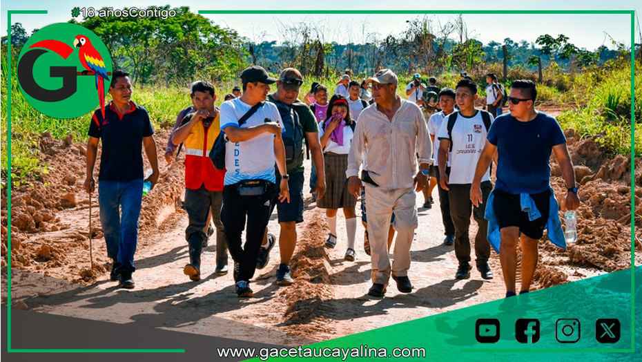 Alcalde lidera caminata por proyecto carretero Canaán Contamanillo