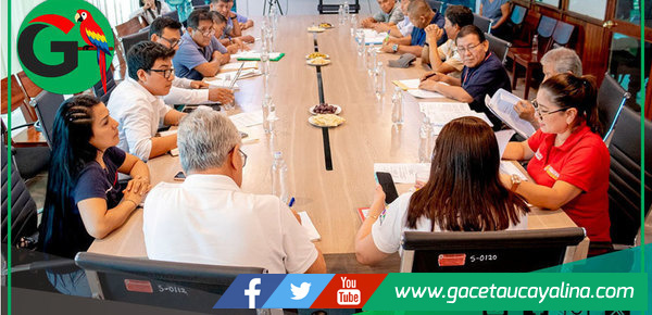 Transportistas y alcaldesa Janet Castagne acuerdan modernizar transporte urbano