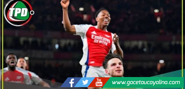 Arsenal venció 3-0 al Nottingham y sube a la cima