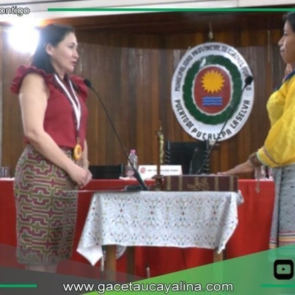 Marlys Bardales juramenta como regidora provincial de Coronel Portillo