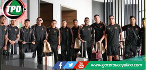 La selección peruana de fútbol arribó a París 