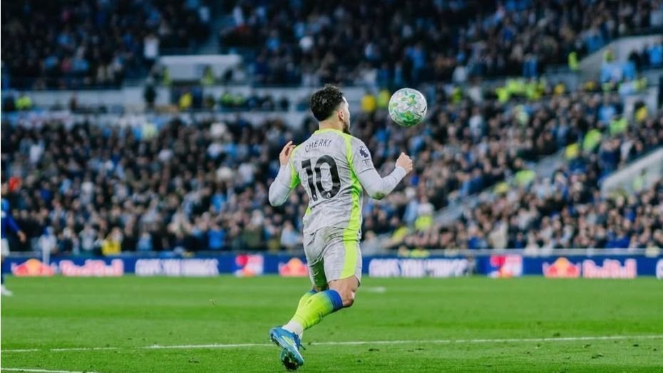 Manchester City empata sobre el final a Everton y se aleja de la punta